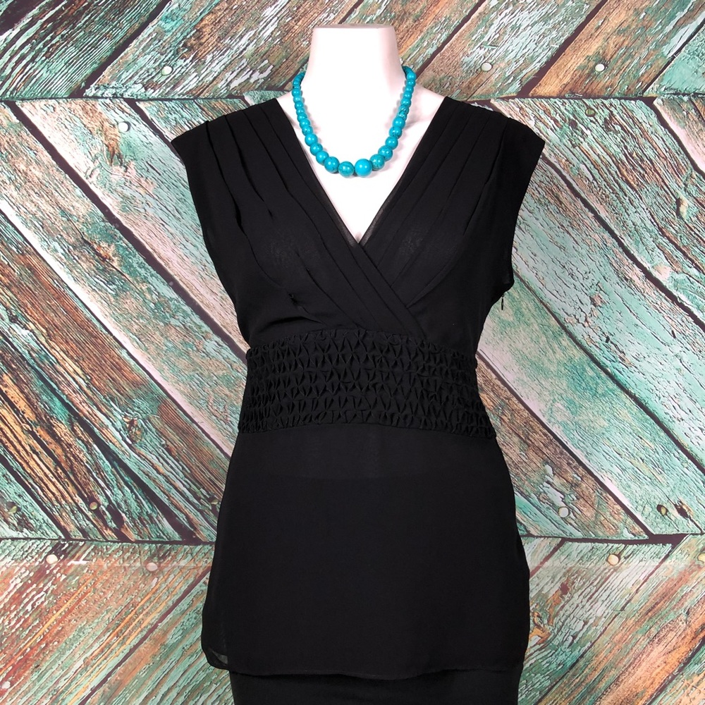 A4 - Banana Republic Factory| Black V-Neck Sleeveless Top - 2
